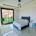 Luxury Seaview With 9000 M2 Access Villa