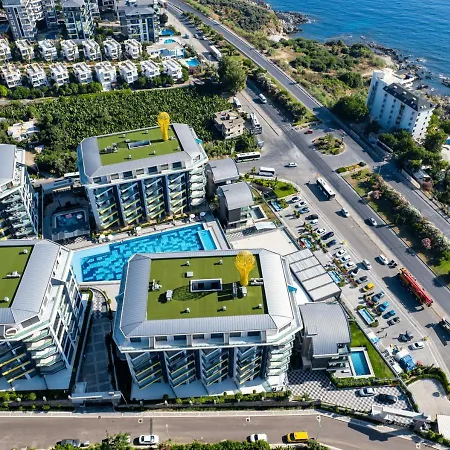 Luxury Seaview With 9000 M2 Access * אלאניה