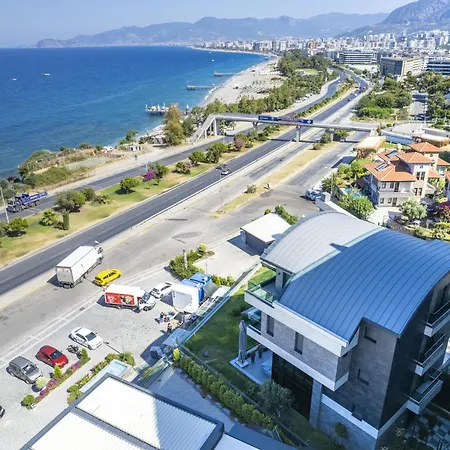 Luxury Seaview With 9000 M2 Access * אלאניה