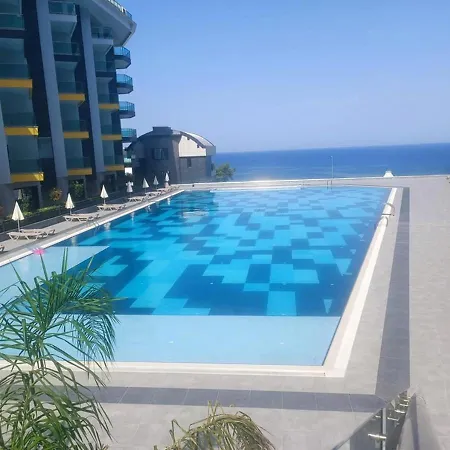 Luxury Seaview With 9000 M2 Access * אלאניה