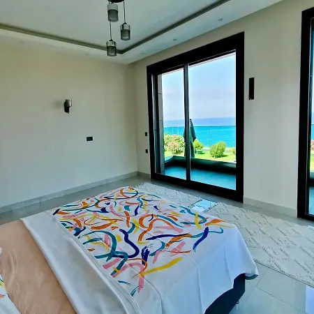 Luxury Seaview With 9000 M2 Access אלאניה