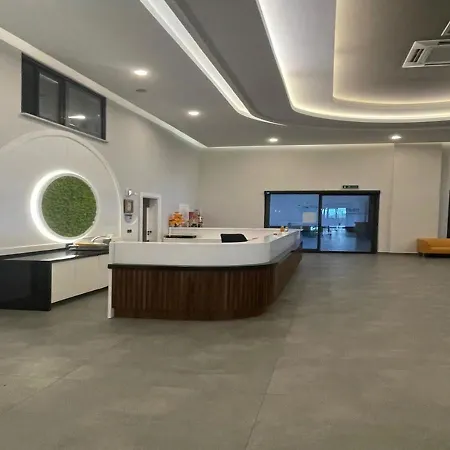 Luxury Seaview With 9000 M2 Access Alanya