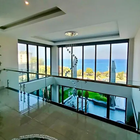 Luxury Seaview With 9000 M2 Access *