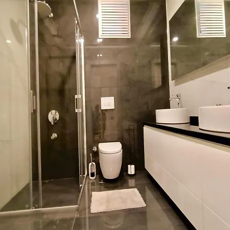 Βίλα Luxury Seaview With 9000 M2 Access *