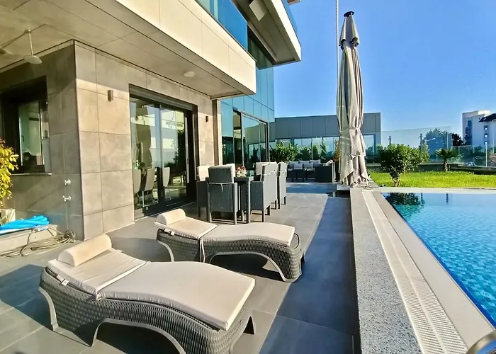 Luxury Seaview With 9000 M2 Access Alanya