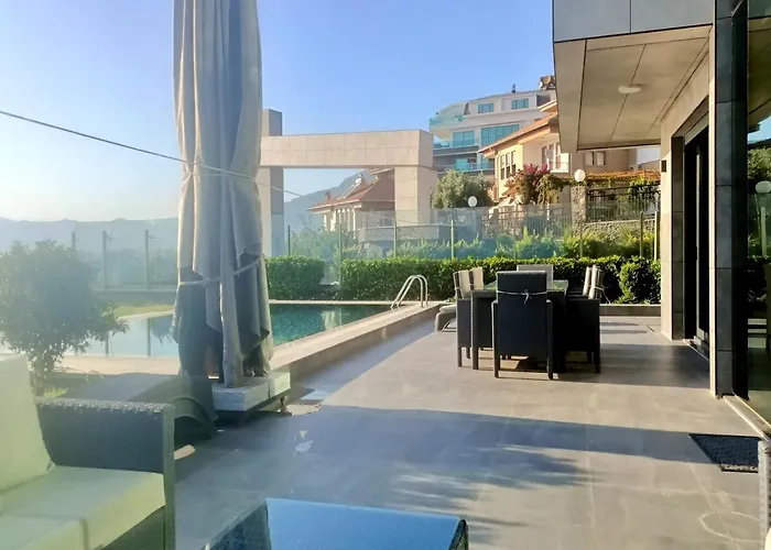 Luxury Seaview With 9000 M2 Access * Alanya