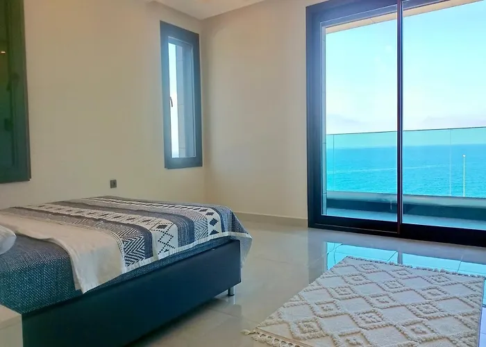Luxury Seaview With 9000 M2 Access Vila *