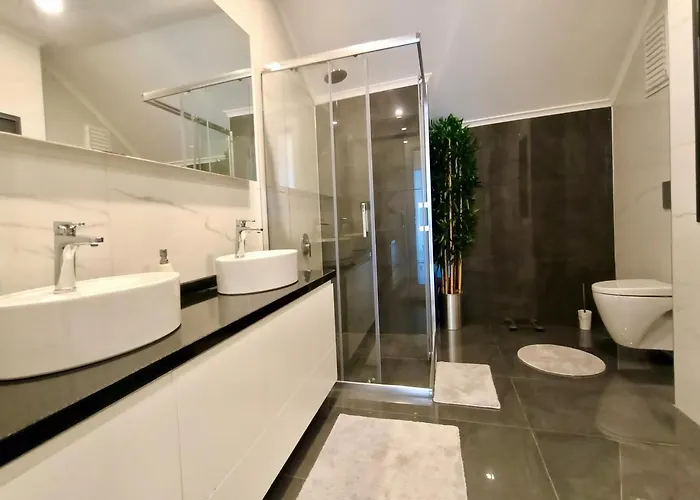 Vila Luxury Seaview With 9000 M2 Access Alanya