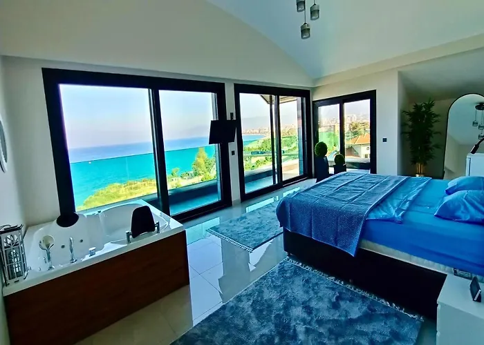 Vila Luxury Seaview With 9000 M2 Access