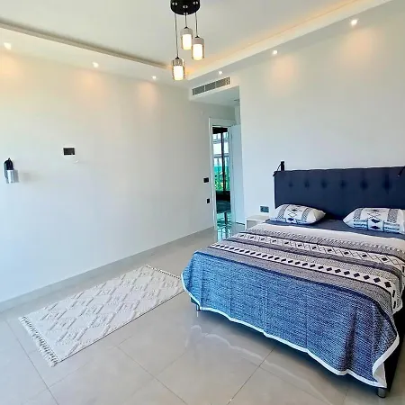 Luxury Seaview With 9000 M2 Access * 알란야